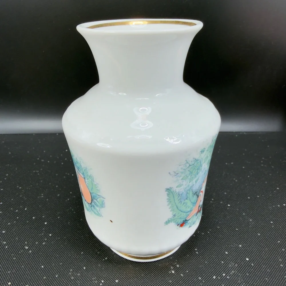 Vintage Polonne ZHK‎ Porcelain Vase Vessel Soviet Folk Art Couple Flute Gold Rim